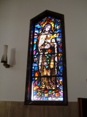 리지외의 성녀 데레사_photo by Croberto68_in the Church of Santa Maria Immacolata di Lourdes in Rome_Italy.jpg